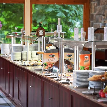 & Park Szálloda Eger