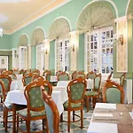 & Park Hotel Eger
