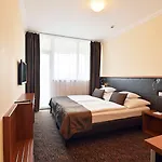 Hotel & Park 3*