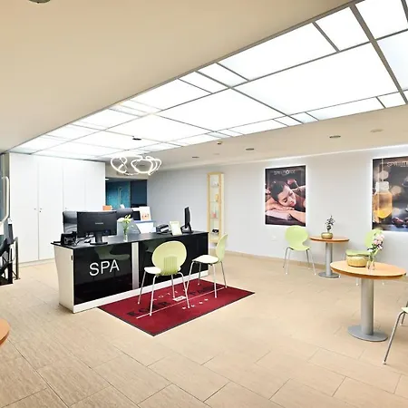 & Park Hotel 3*