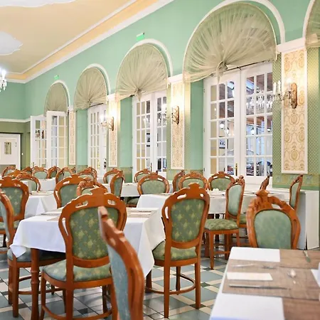 & Park Hotel Eger
