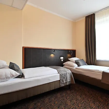 & Park 4* Эгер