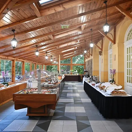& Park Hotel Eger