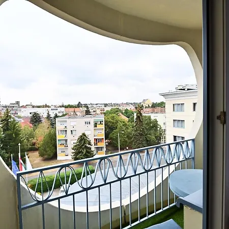 & Park 4* Eger