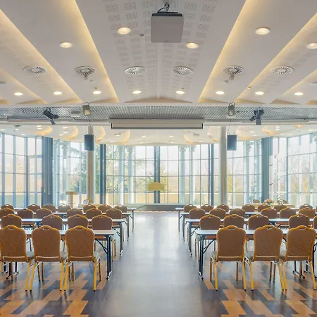 & Park Ξενοδοχείο