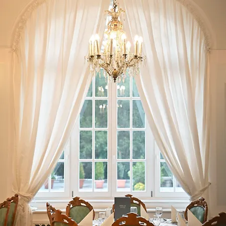 埃格尔及帕克酒店