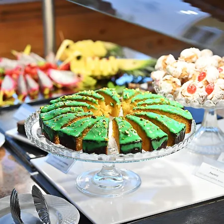 ホテル & Park エゲル