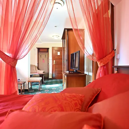 & Park Hotel Eger